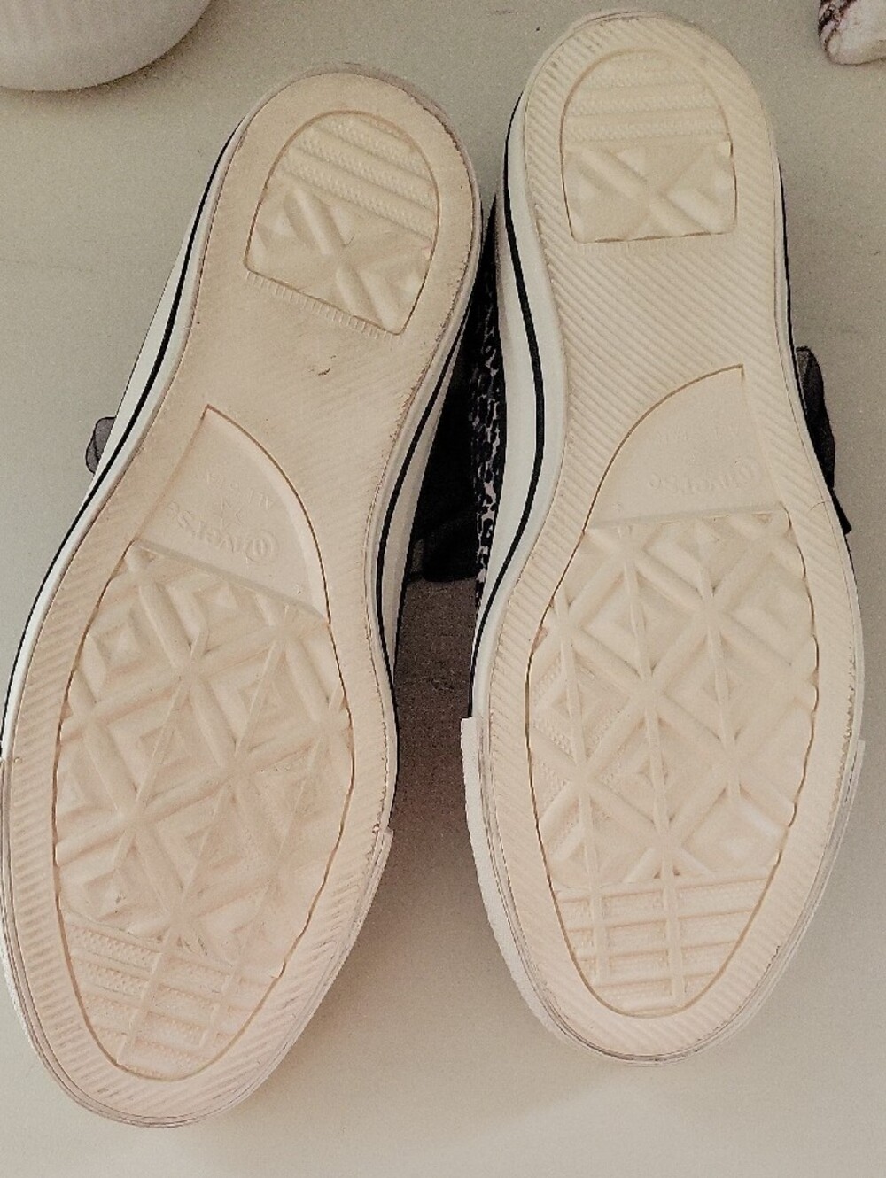 Velvet Flocked Converse Leopard-Print Canvas Sneakers with Black Ribbon Laces - Picture 8 of 13